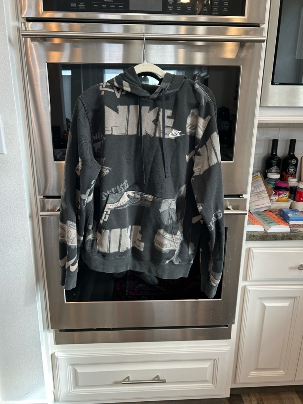Nike Black & Gray printed Graphic Pullover Hoodie size M a few stains GUC